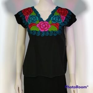 Traditional HANDMADE Linen Floral Embroidered Mexican Fiesta Festival Blouse